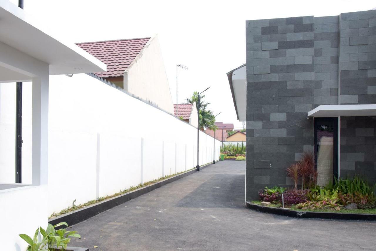 Reddoorz Plus Near Unimed Medan Exterior foto